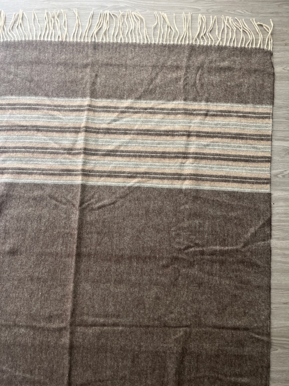 Alpaca Wool Lightweight Blanket - Picture 8 of 10